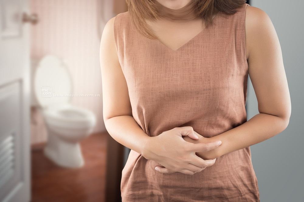 đau nhói bụng khi mang thai 3 tháng đầu