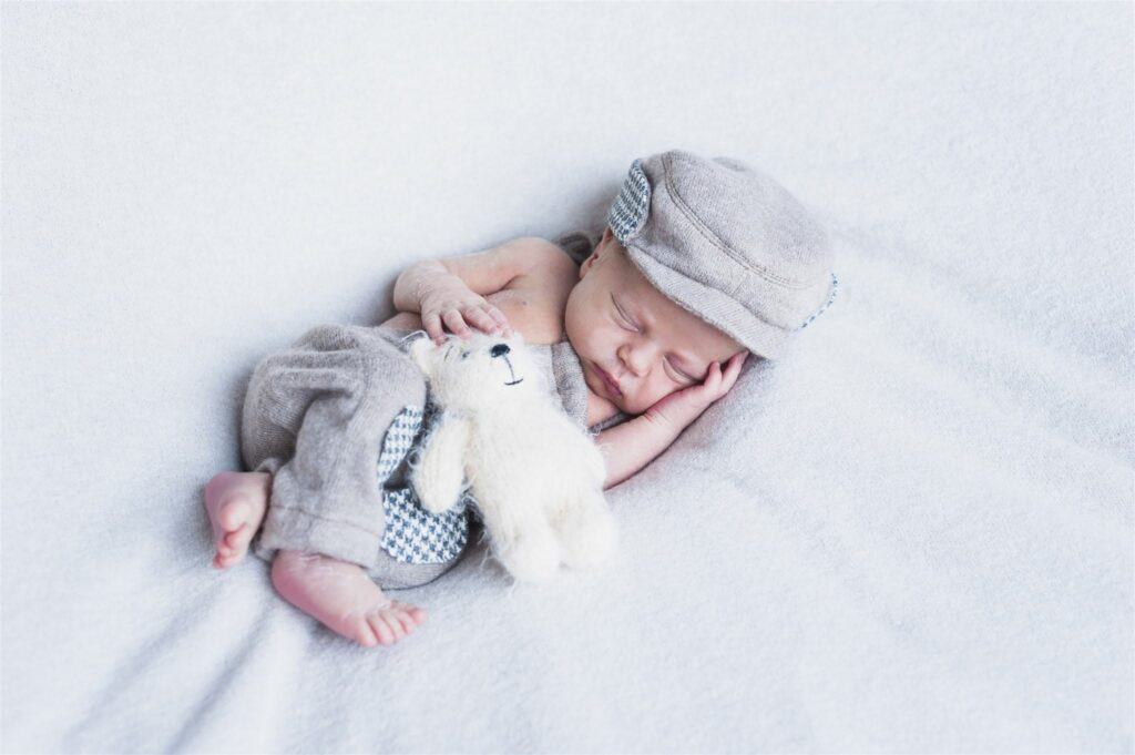 Tư thế nằm ngủ tốt nhất cho bé sơ sinh là gì? 4