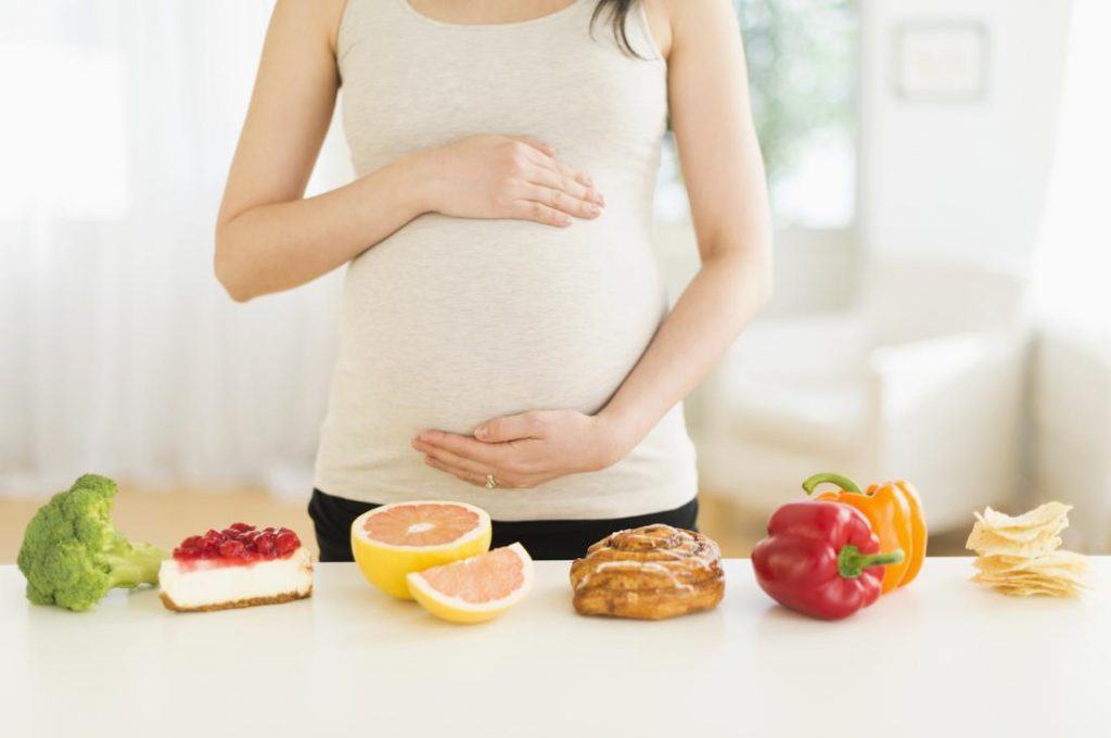 4 sai lầm dinh dưỡng mẹ bầu có thể làm hại thai nhi 1