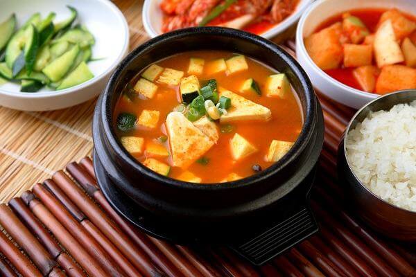 Cách nấu canh kim chi chuẩn vị Hàn cho bữa tối mùa đông 2