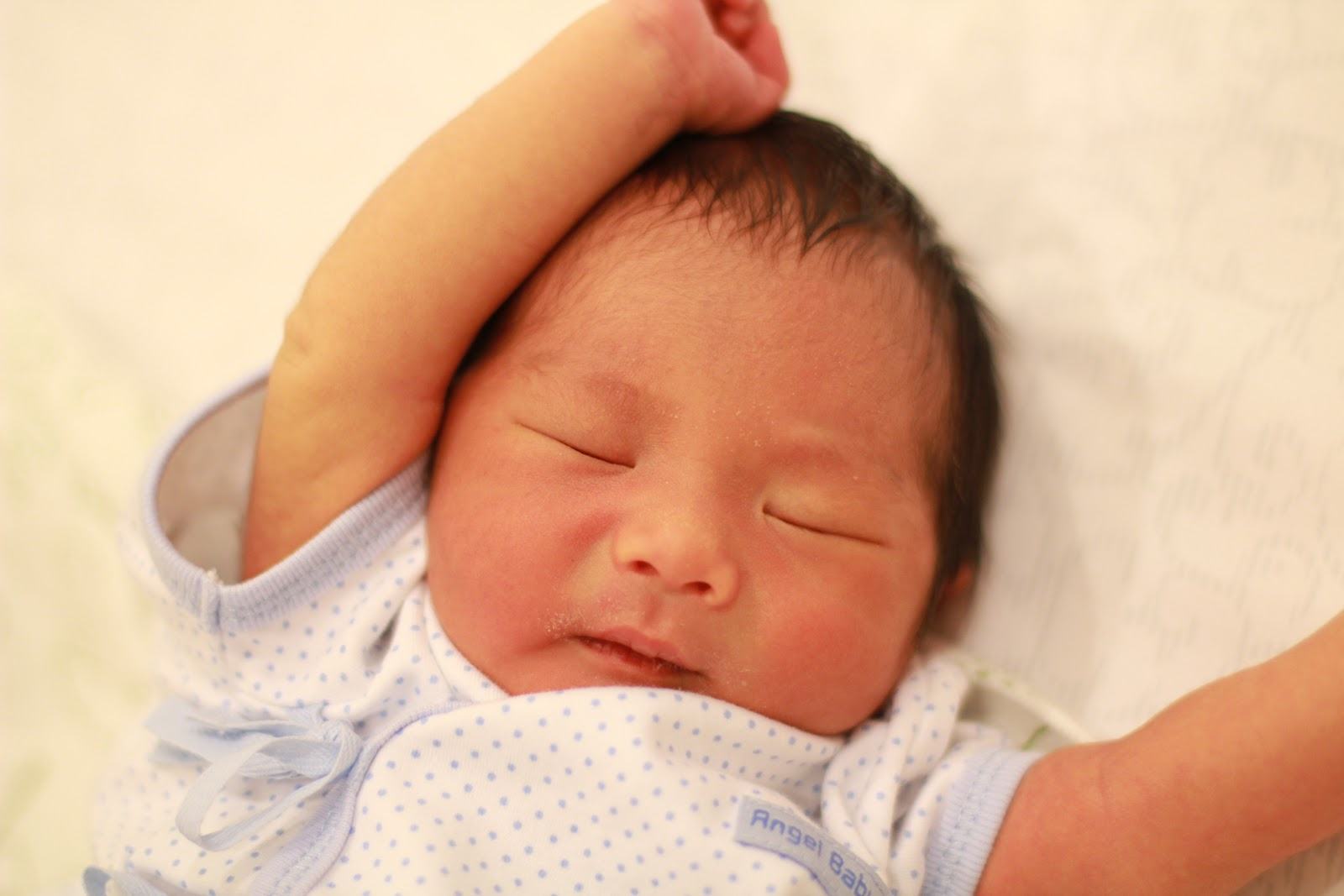 Mẹo dân gian chữa rướn ở trẻ sơ sinh giúp bé ngủ sâu giấc, hết khóc đêm 7