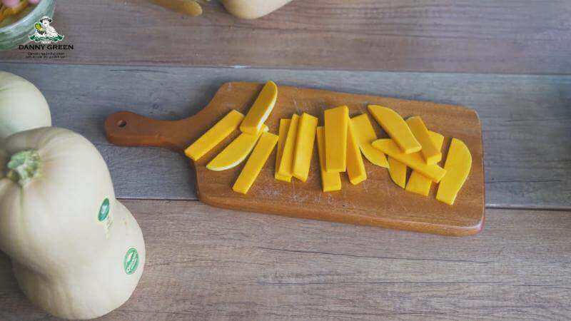 Cách làm bí đỏ bọc trứng cút thơm ngon bổ dưỡng cho bé yêu và gia đình 8