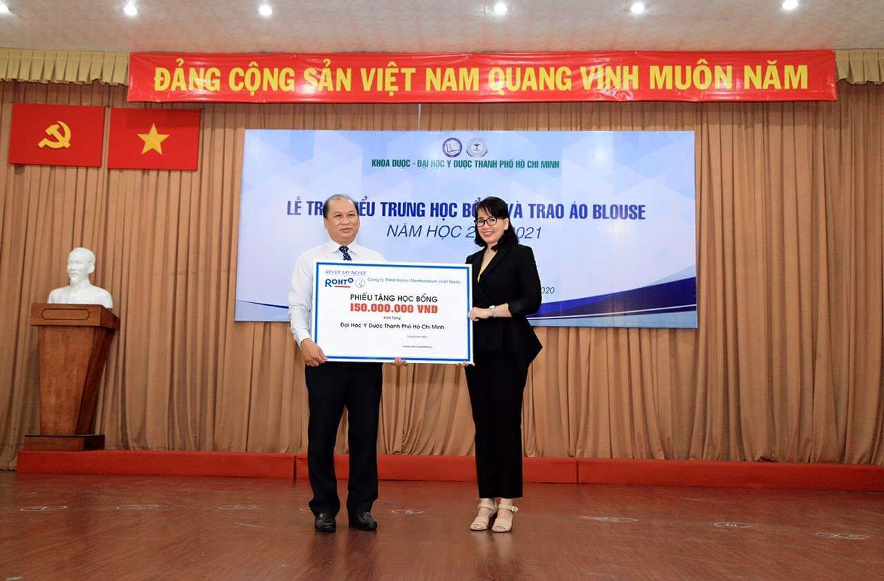Trao học bổng và mổ mắt miễn phí – hoạt động mang giá trị thiết thực từ Rohto-Mentholatum Việt Nam 6