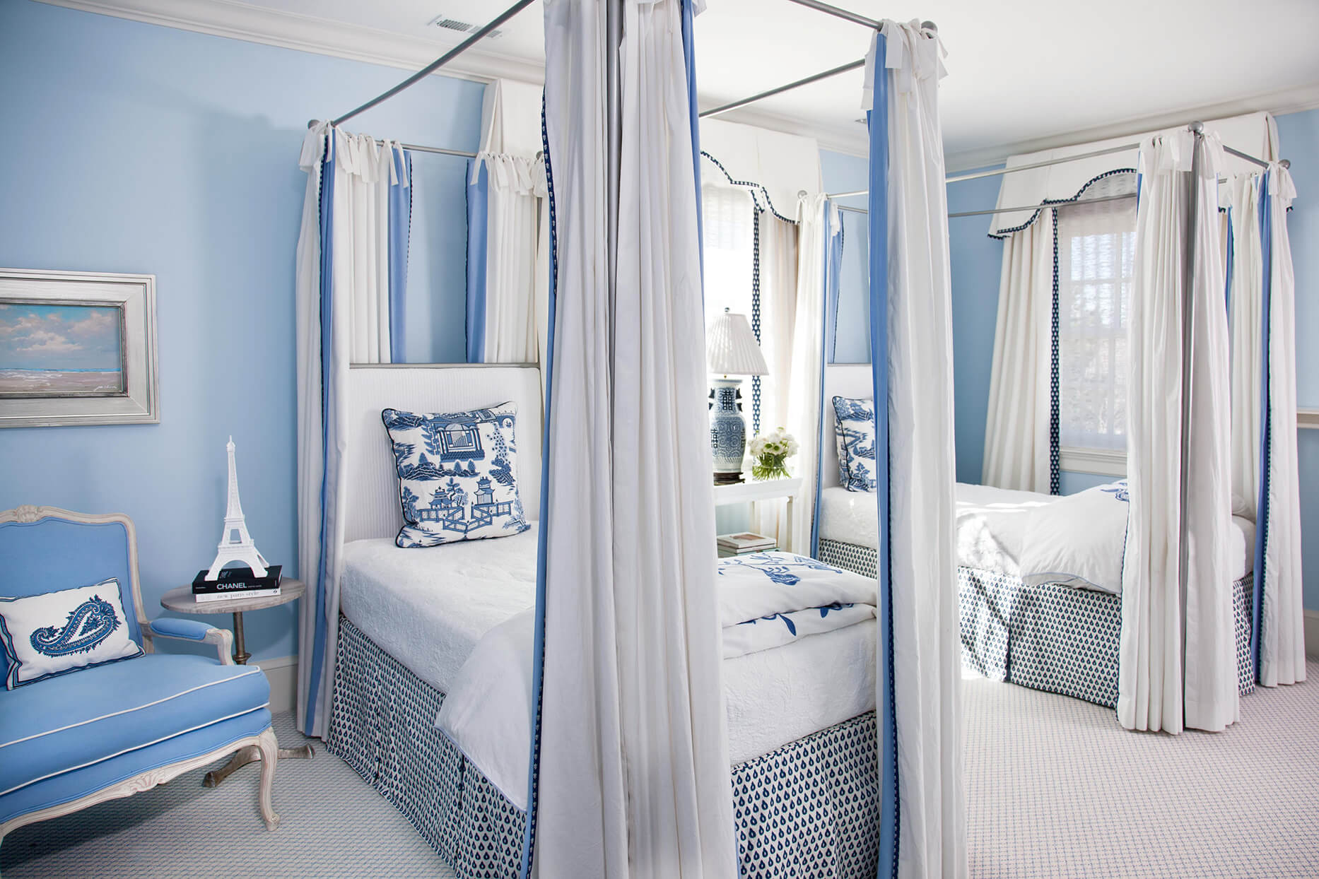 trang trí phòng ngủ màu xanh dương 6