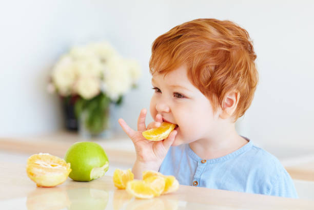 cho trẻ ăn nhiều trái cây
