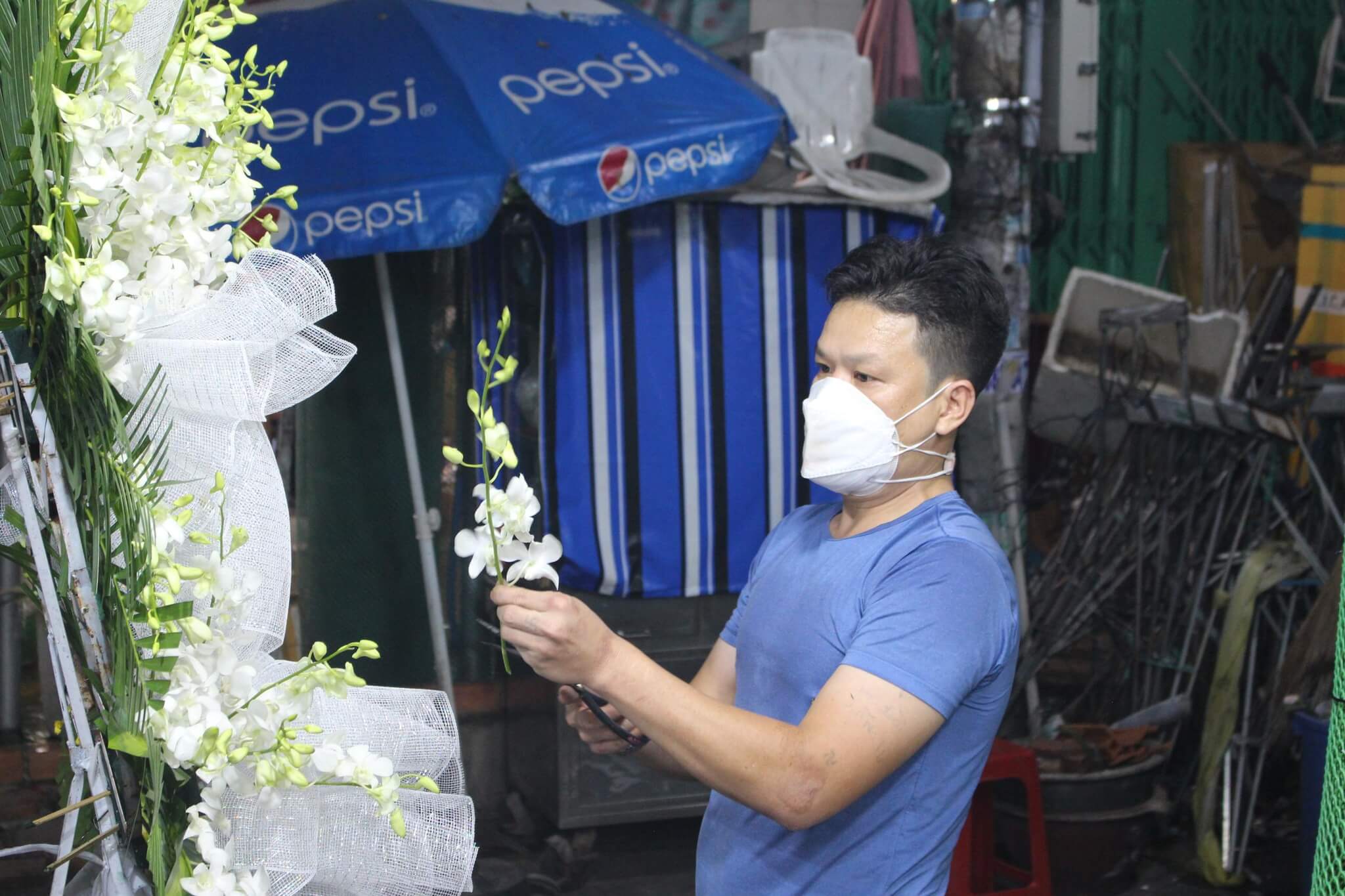 Ngày Phụ nữ Việt Nam 20.10: Chợ hoa TP.HCM hồi hộp chờ khách đến mua 40 Ngày Phụ nữ Việt Nam 20.10: Chợ hoa TP.HCM hồi hộp chờ khách đến mua 19