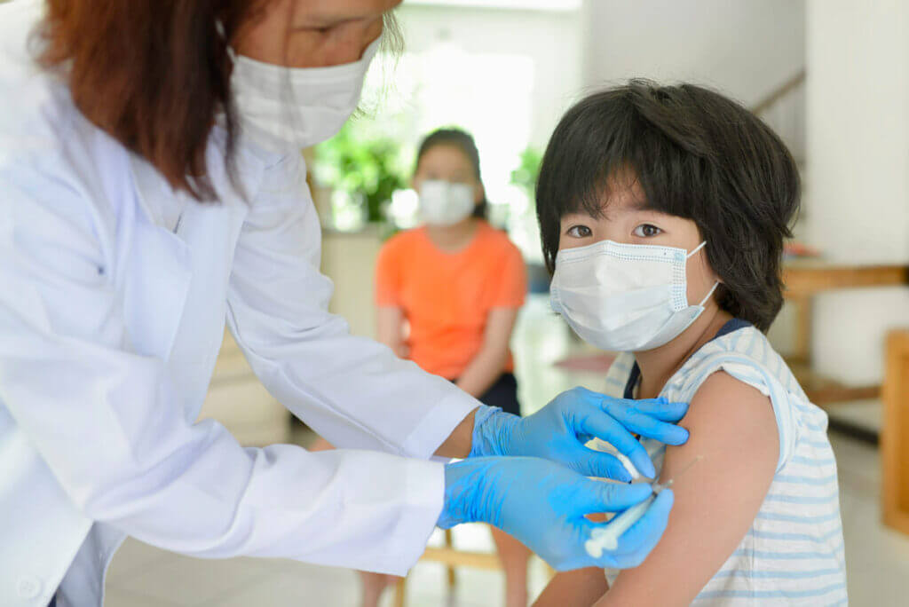tiêm vaccine covid-19 cho trẻ em 4