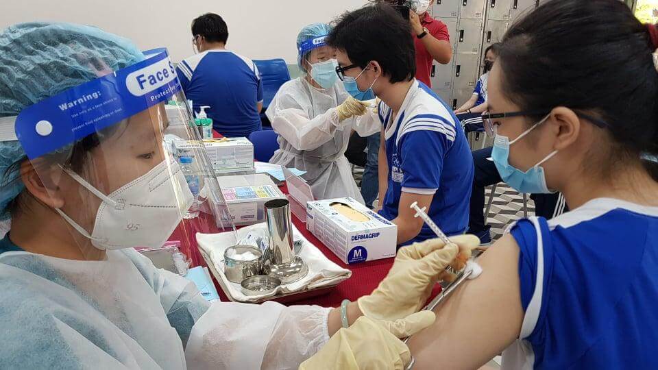 Học sinh chưa tiêm vắc xin phòng Covid-19, có đi học trở lại? 35 Học sinh chưa tiêm vắc xin phòng Covid-19, có đi học trở lại? 23