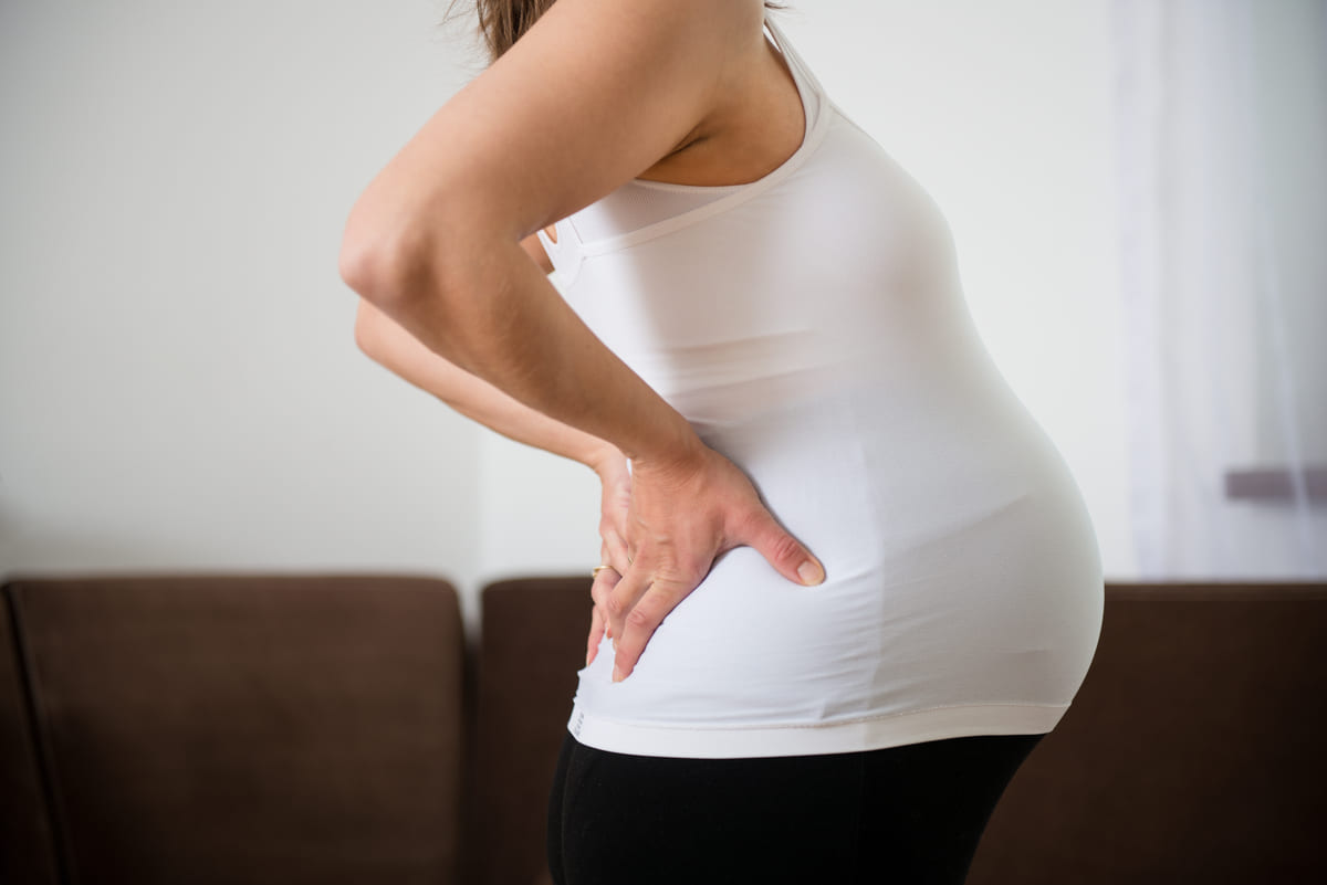 đau lưng khi mang thai