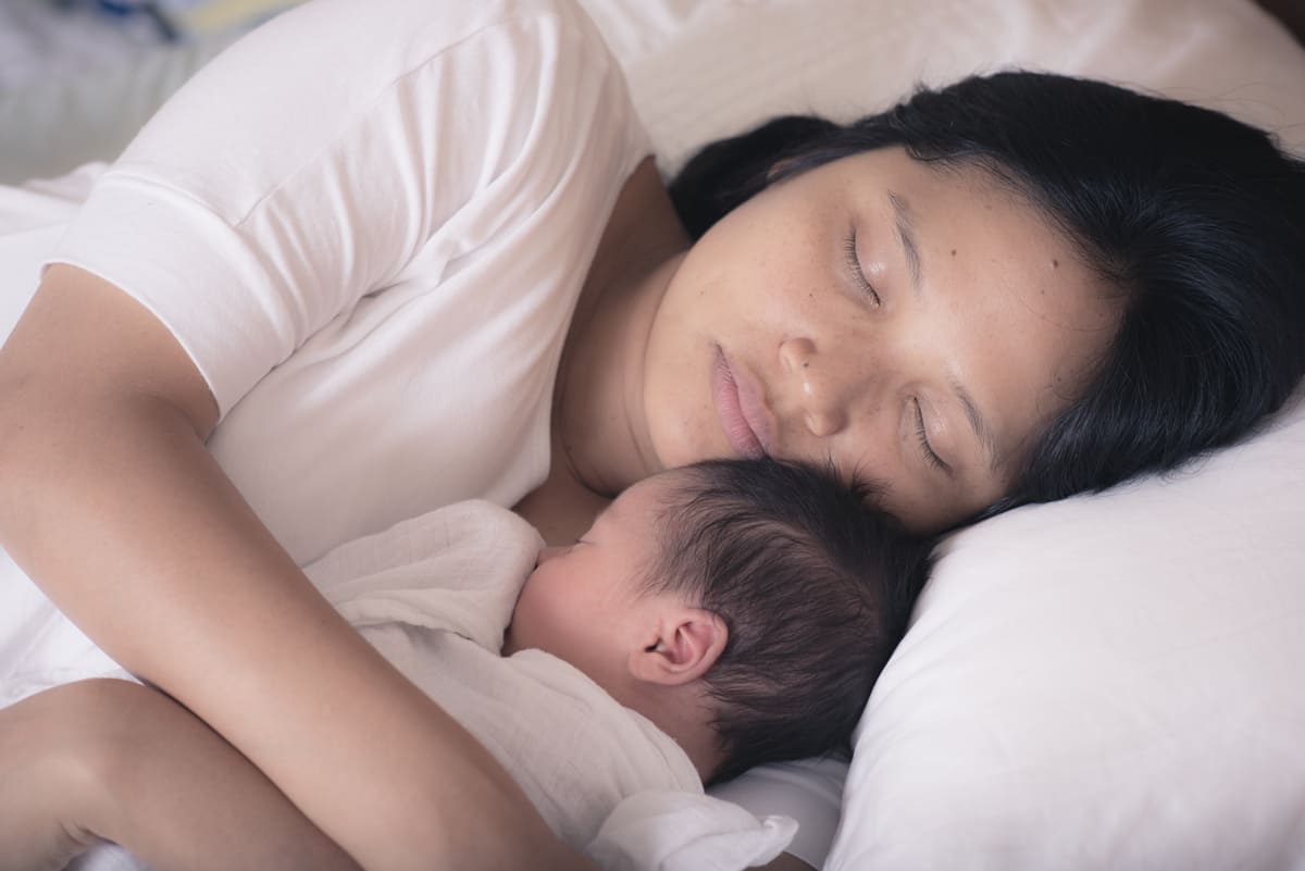 Hội chứng đột tử ở trẻ sơ sinh ngủ với mẹ