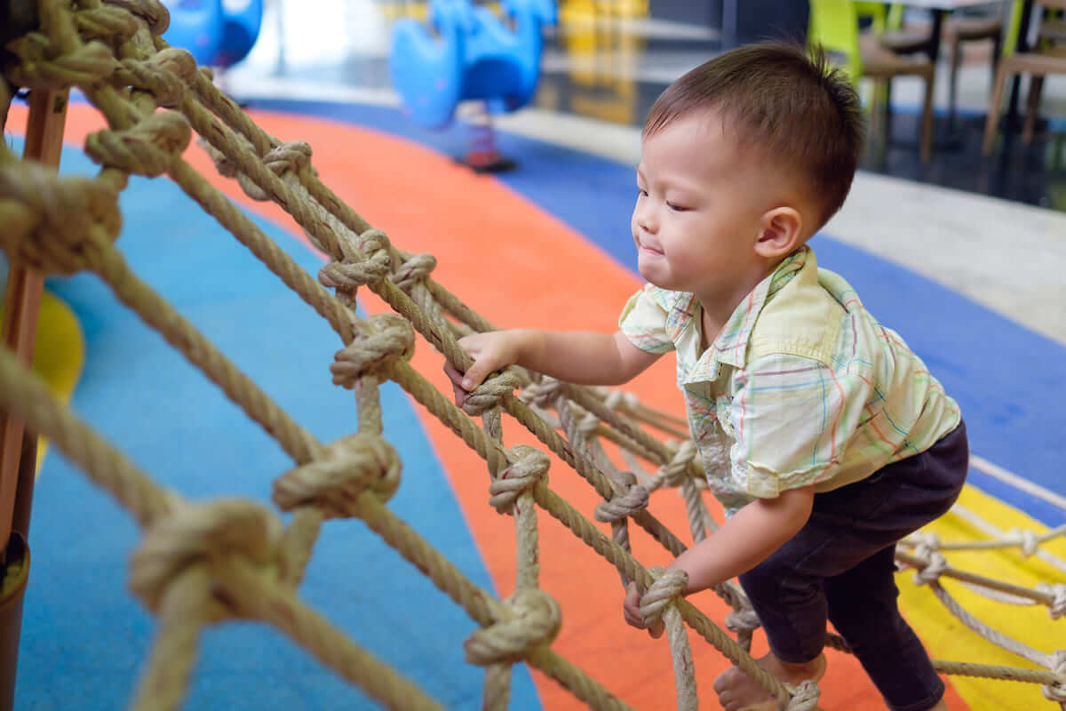 Có nên cho trẻ đi học sớm hay không - Ưu điểm