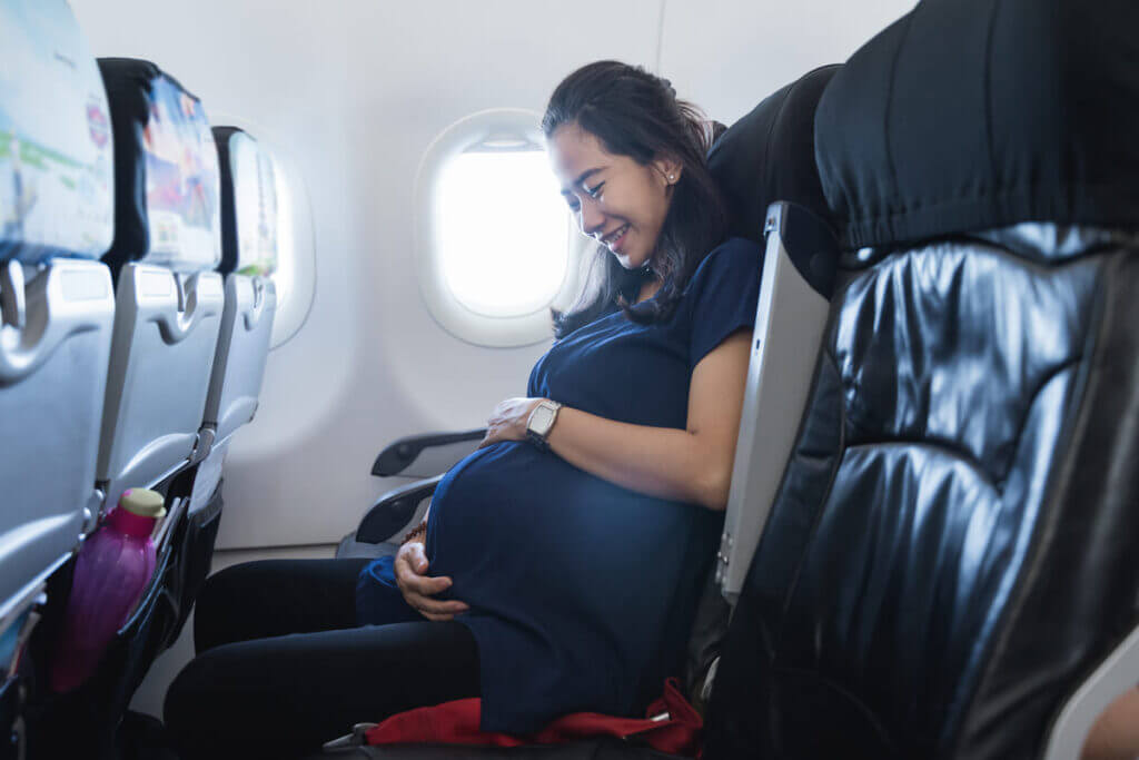 đi máy bay khi mang thai