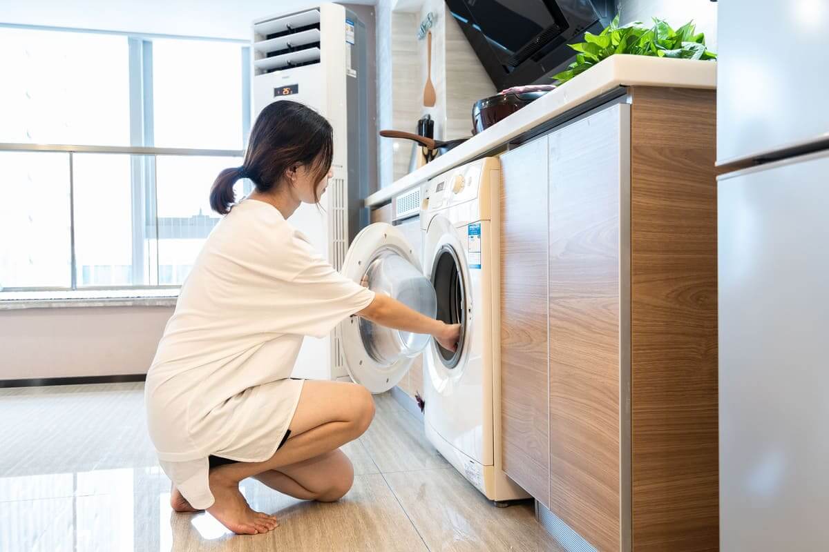 Hạn chế giặt quần áo bằng nước nóng để lưu hương