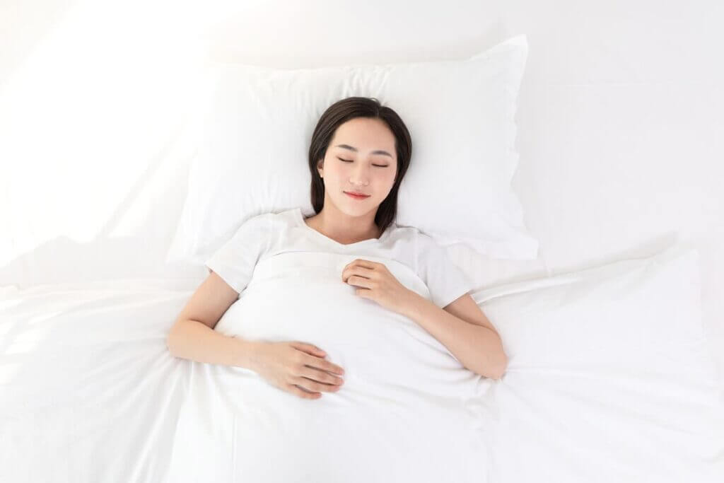 tư thế ngủ cho người thiếu máu não