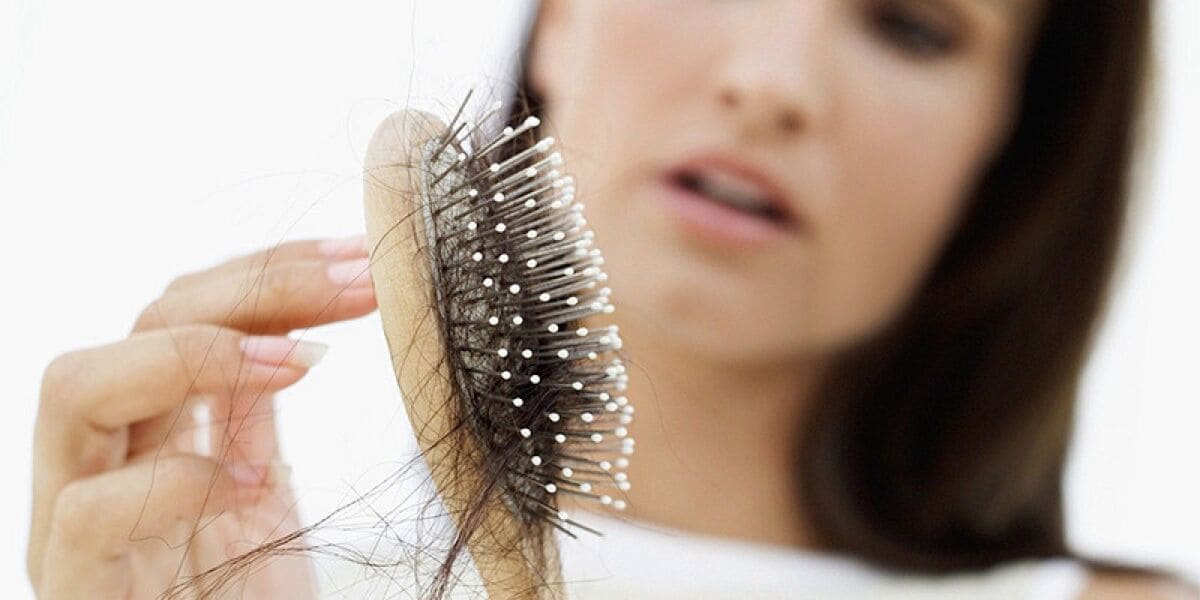 bị rụng tóc nhiều ở nữ