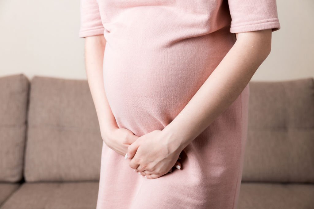 đau nhói bụng dưới khi mang thai 7 tháng có nguy hiểm không