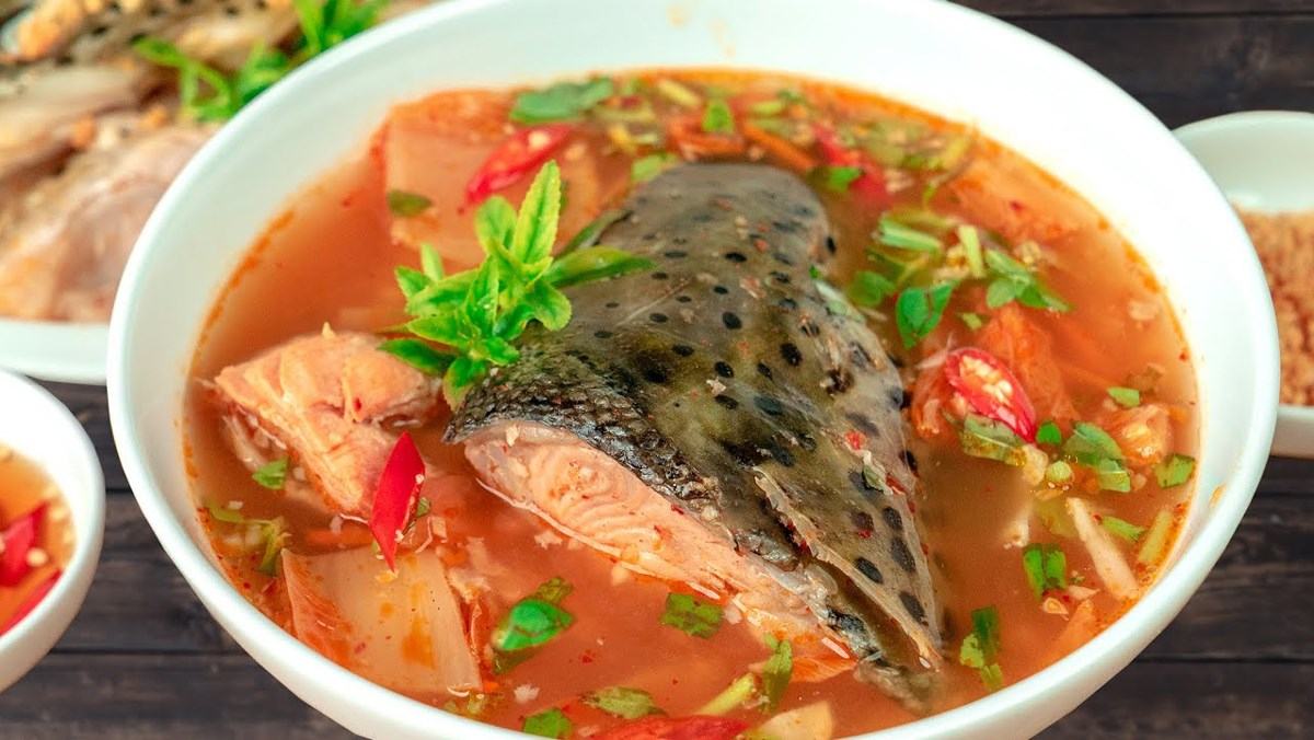 Cách nấu canh chua đầu cá hồi
