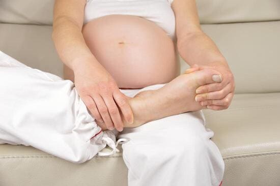 Tay chân tê mỏi khi mang thai