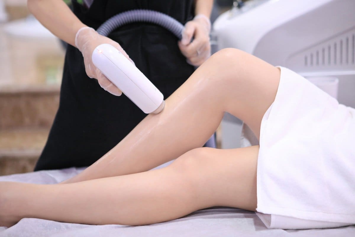 cách chữa viêm nang lông ở chân