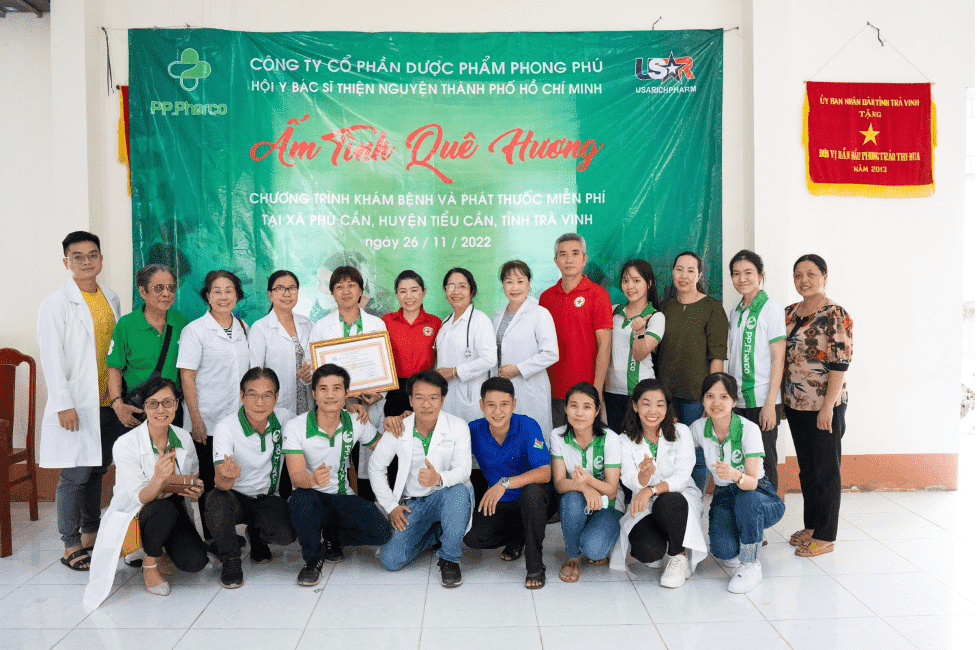 Công ty CP Dược phẩm Phong Phú khám bệnh và tặng quà cho người dân Trà Vinh 1