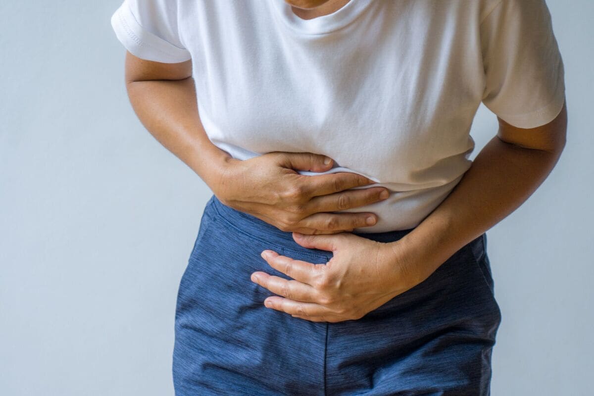 Đầy bụng khó tiêu có gây đau bụng không