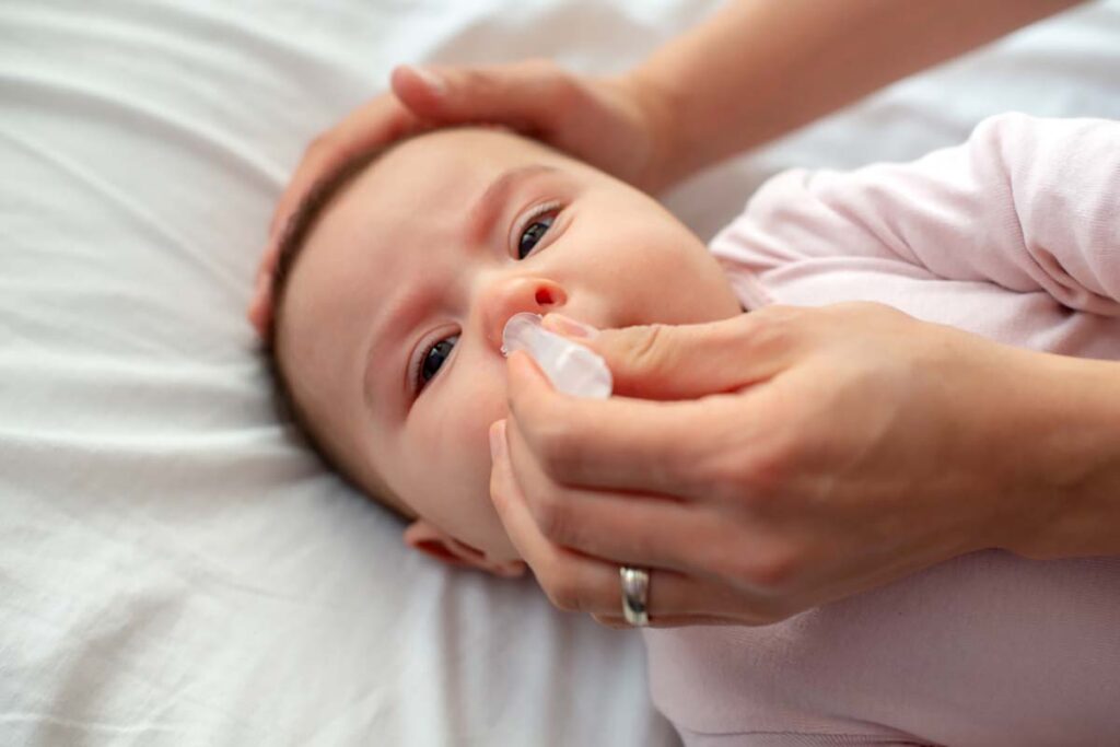 nước muối ưu trương cho trẻ sơ sinh