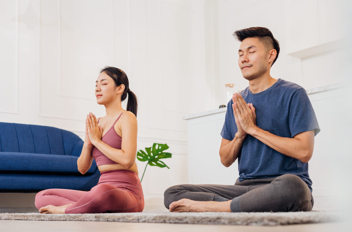yoga và thiền cải thiện mối quan hệ vợ chồng