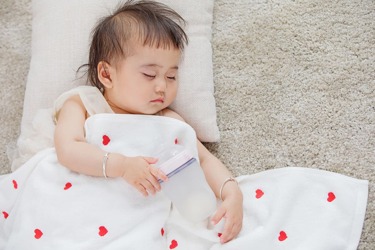 có nên cho trẻ ngủ riêng sớm không?