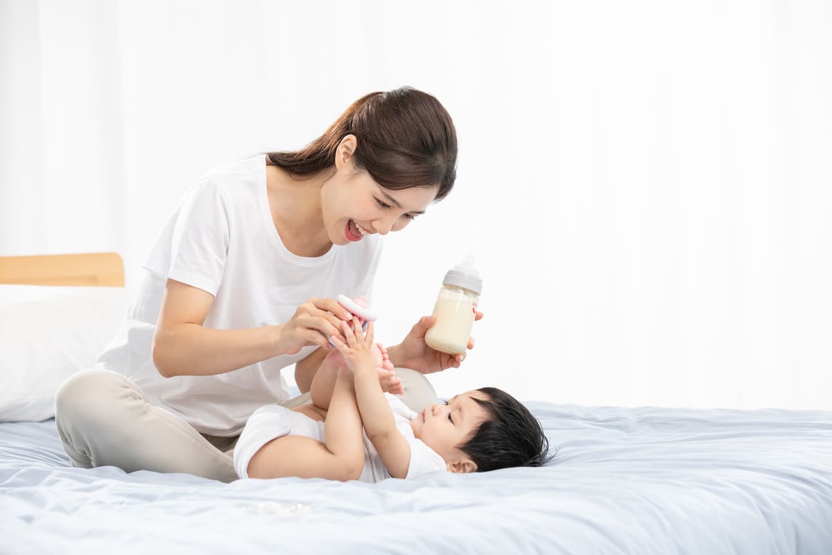 Trẻ dưới 1 tuổi uống sữa tươi được không