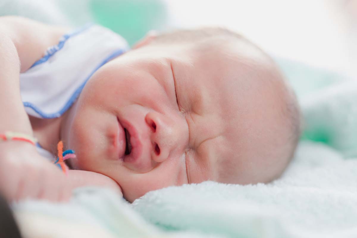 Trẻ sơ sinh thở mạnh bụng phập phồng là dấu hiệu bệnh lý nguy hiểm