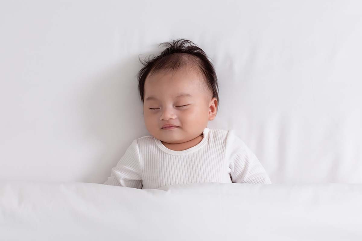 trẻ sơ sinh thở mạnh có thể triệu chứng của bệnh lý nguy hiểm