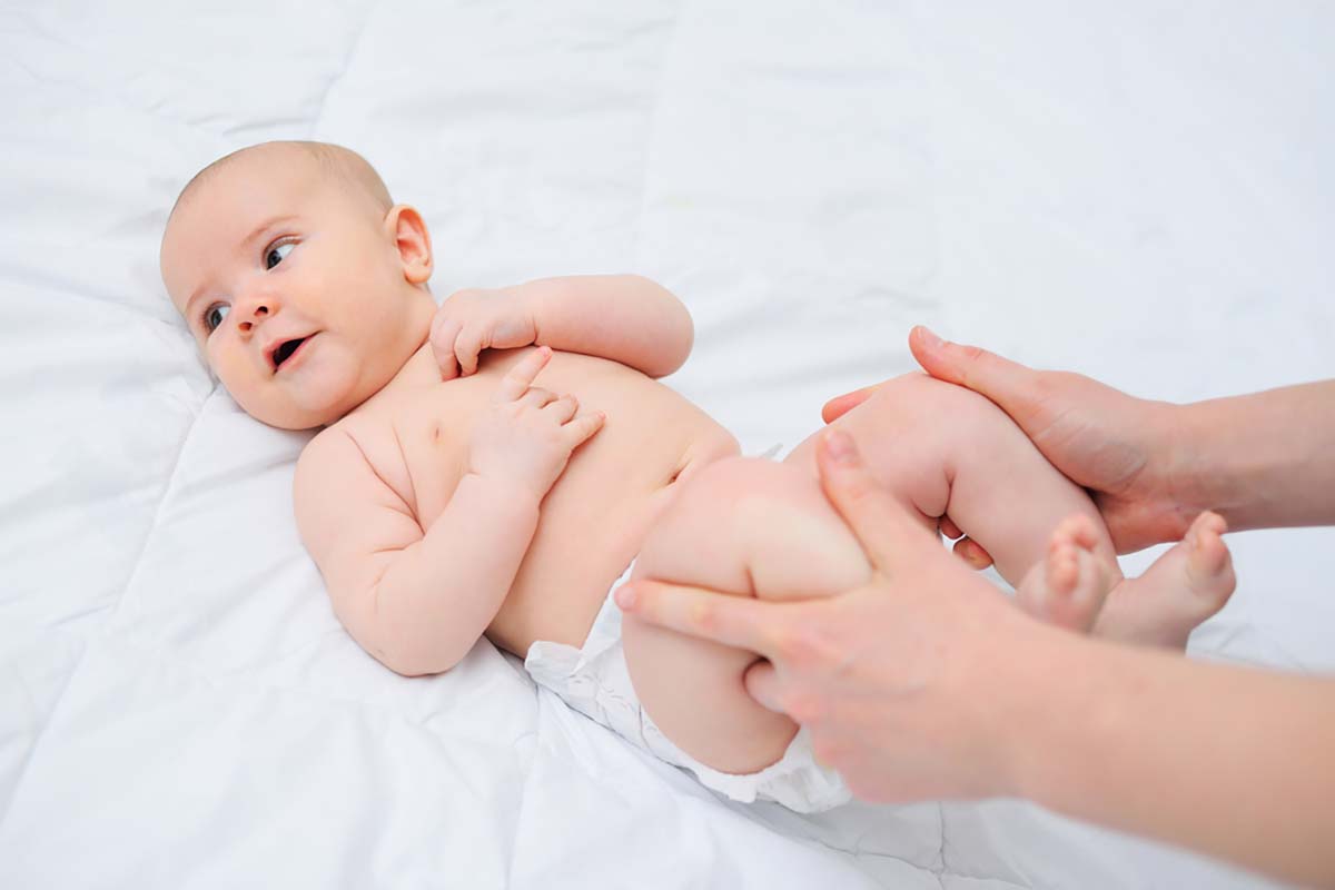 tình trạng xì hơi thường xuyên ở trẻ sơ sinh