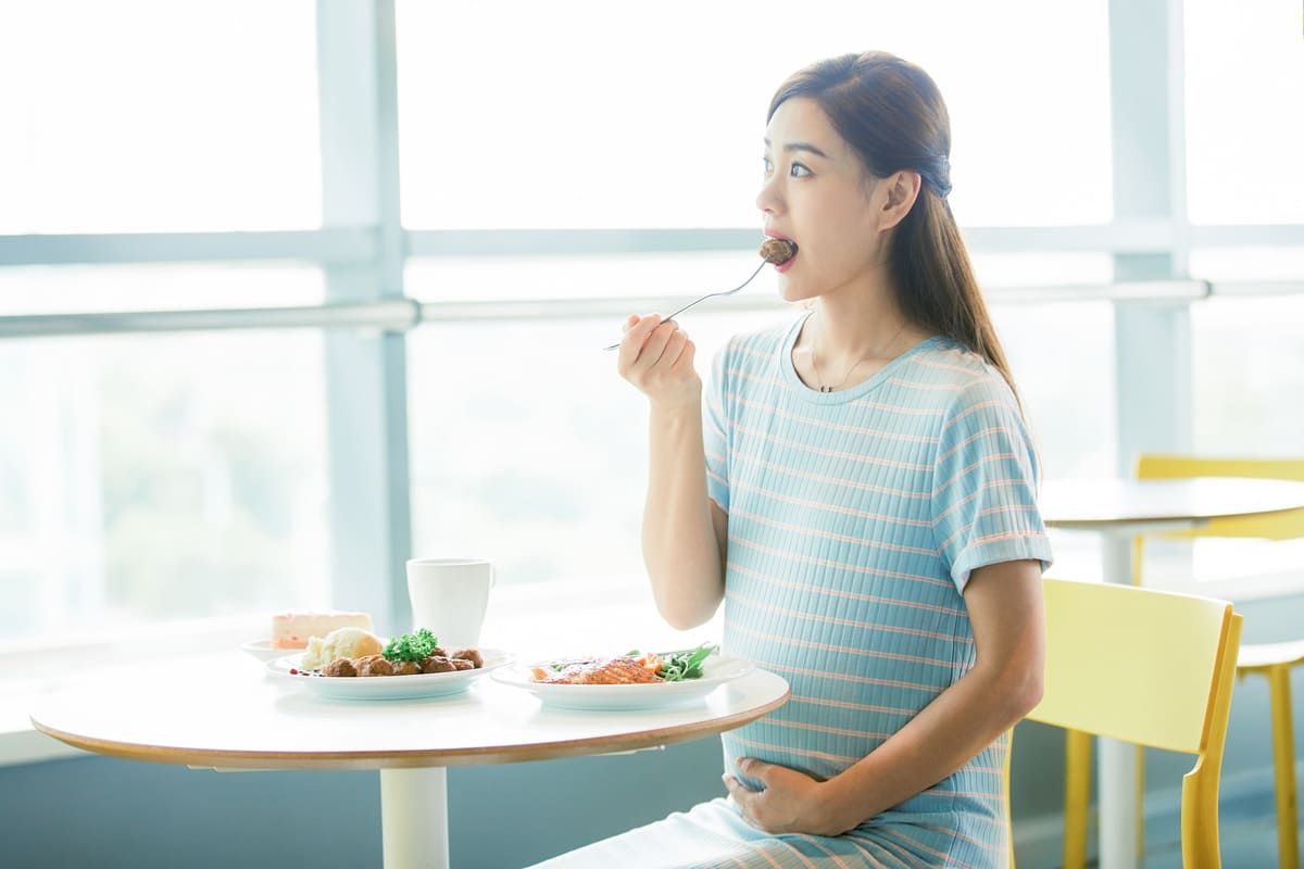 Khi nào cảm giác thèm ăn khi mang thai bắt đầu