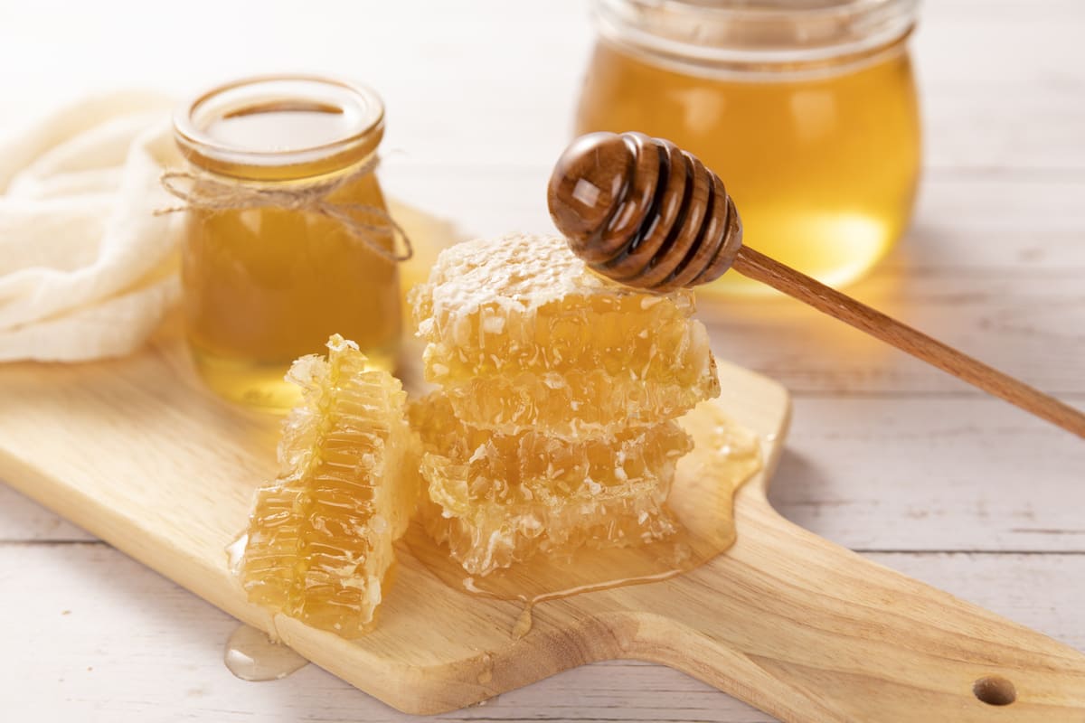 Uống mật ong hàng ngày loại bỏ các gốc tự do trong cơ thể