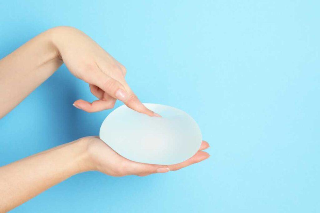 Những nguy cơ khi bơm silicon làm đẹp không phải ai cũng biết