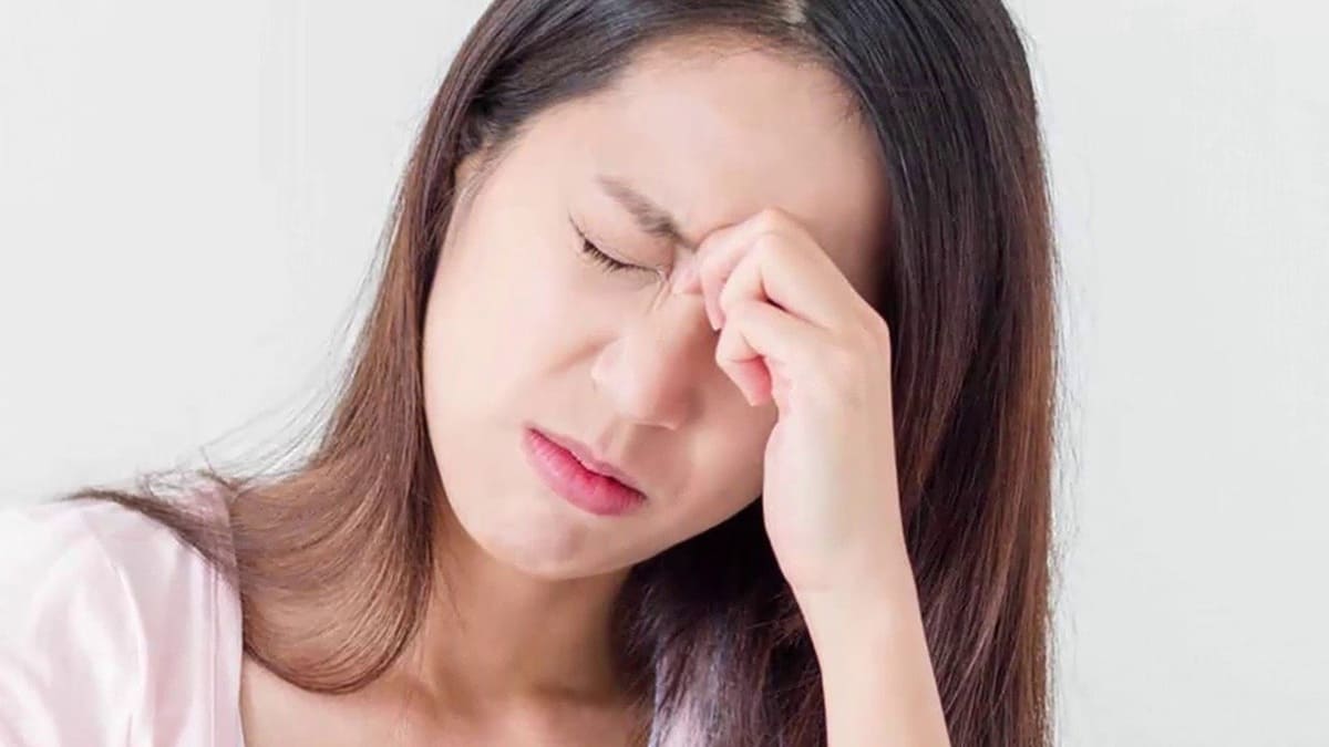 Các triệu chứng thường gặp ở người đau mắt đỏ