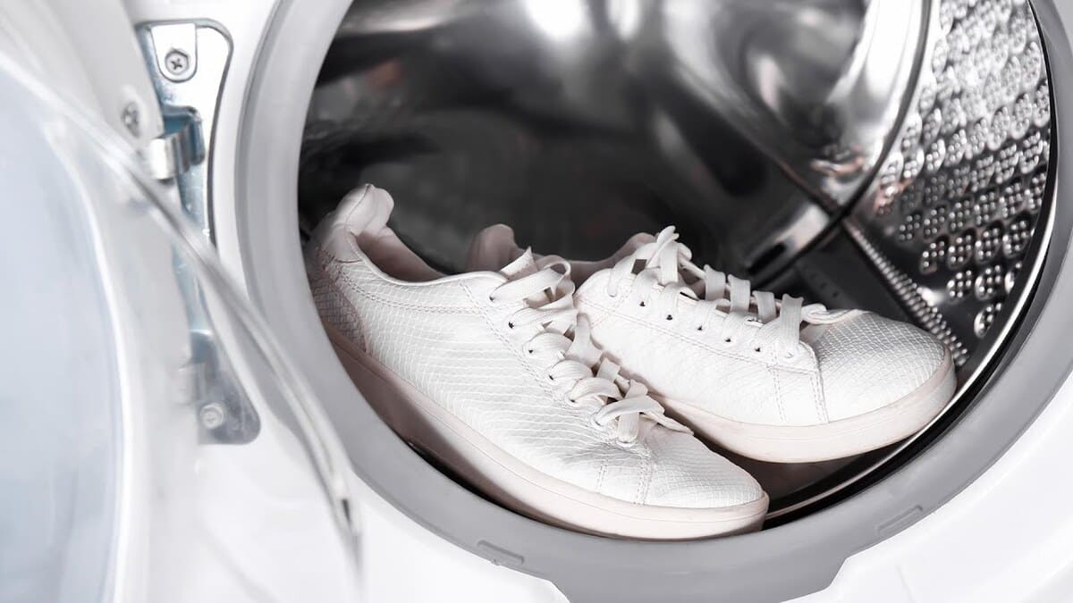 cách làm giày khô nhanh bằng máy sấy