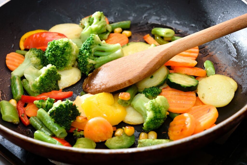 Những loại rau củ quả nào dễ mất chất dinh dưỡng khi đun nấu lâu? 1