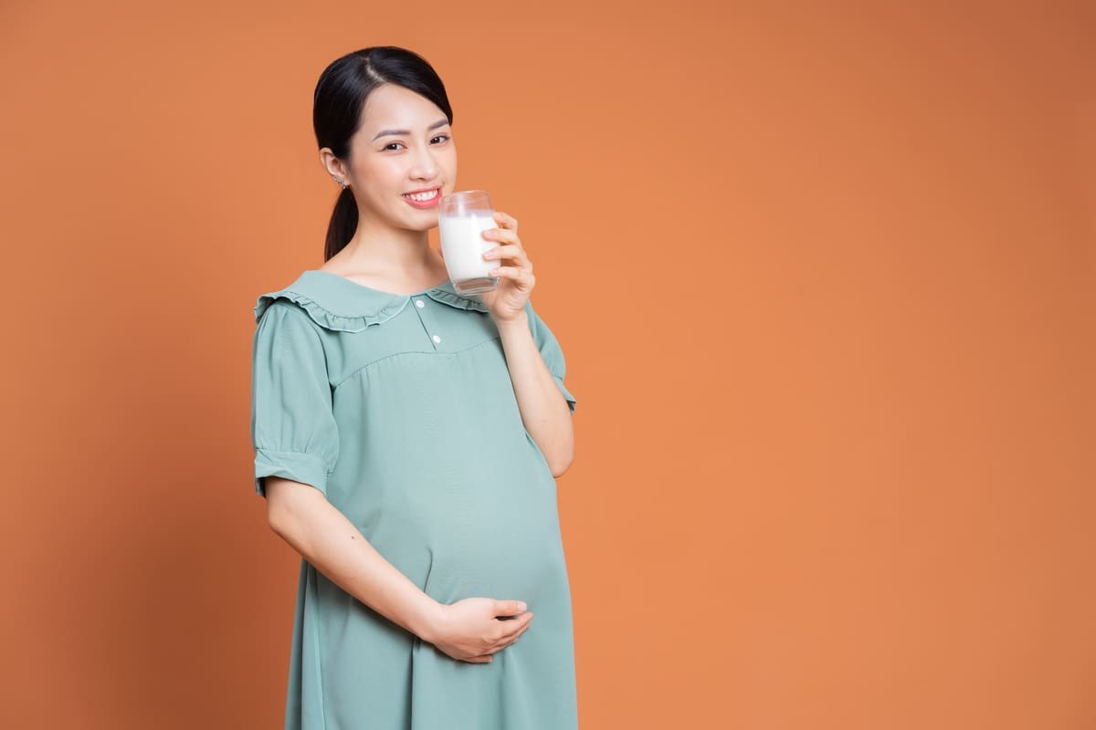 Vai trò của sữa bầu đối với mẹ và thai nhi