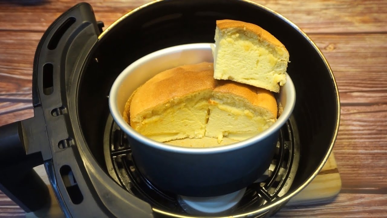 làm bánh bằng nồi chiên không dầu với bánh bông lan