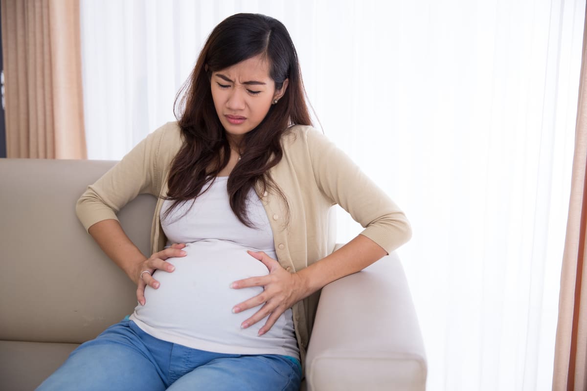đau bụng khi mang thai 3 tháng cuối