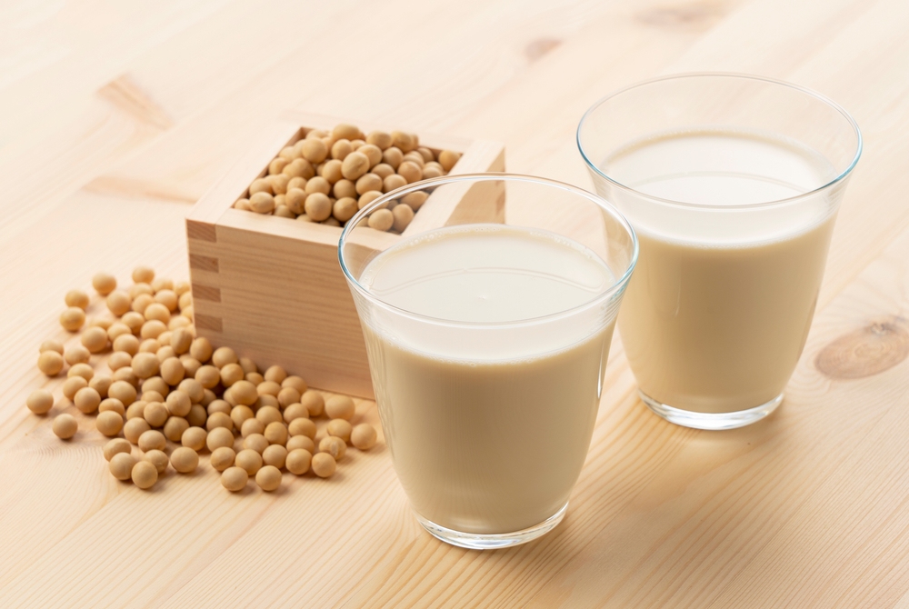 12 thực phẩm cực lợi sữa là sữa đậu nành