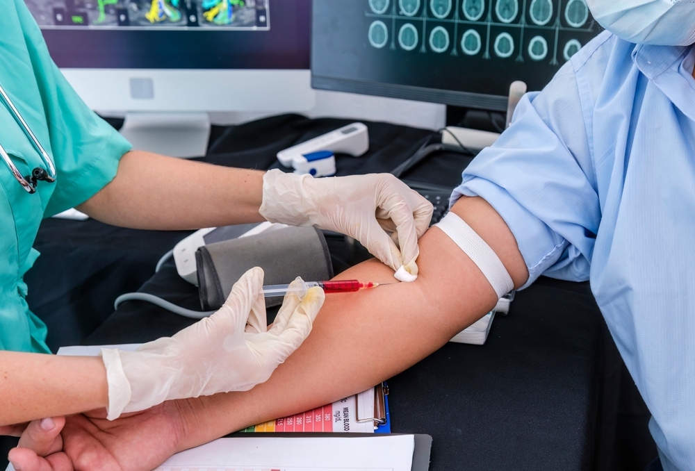 khám sức khỏe đi làm bao gồm xét nghiệm máu
