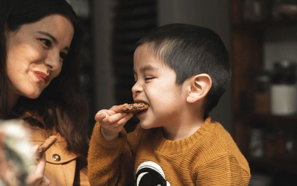 chế độ ăn uống cho trẻ tự kỷ