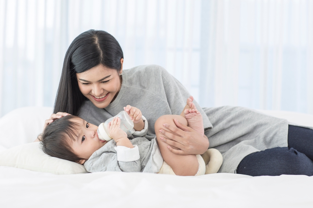 sữa mẹ hâm nóng 40 độ để được bao lâu và lưu ý quan trọng khi hâm sữa mẹ