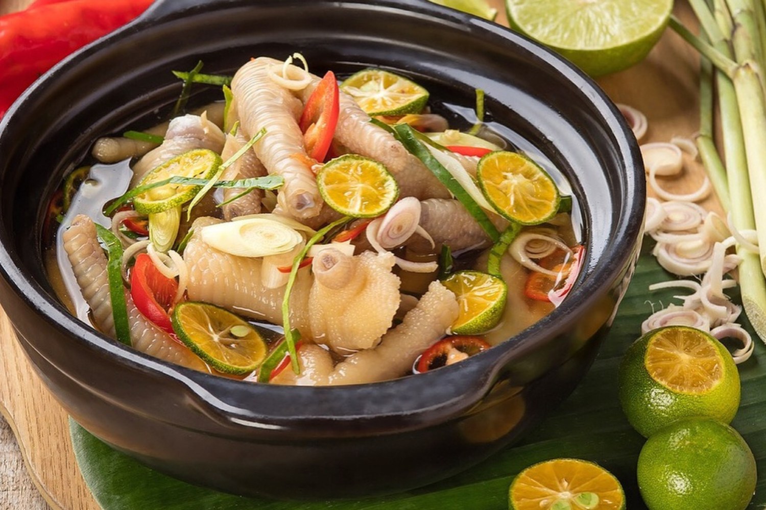 biến tấu cách làm chân gà ngâm sả tắc 