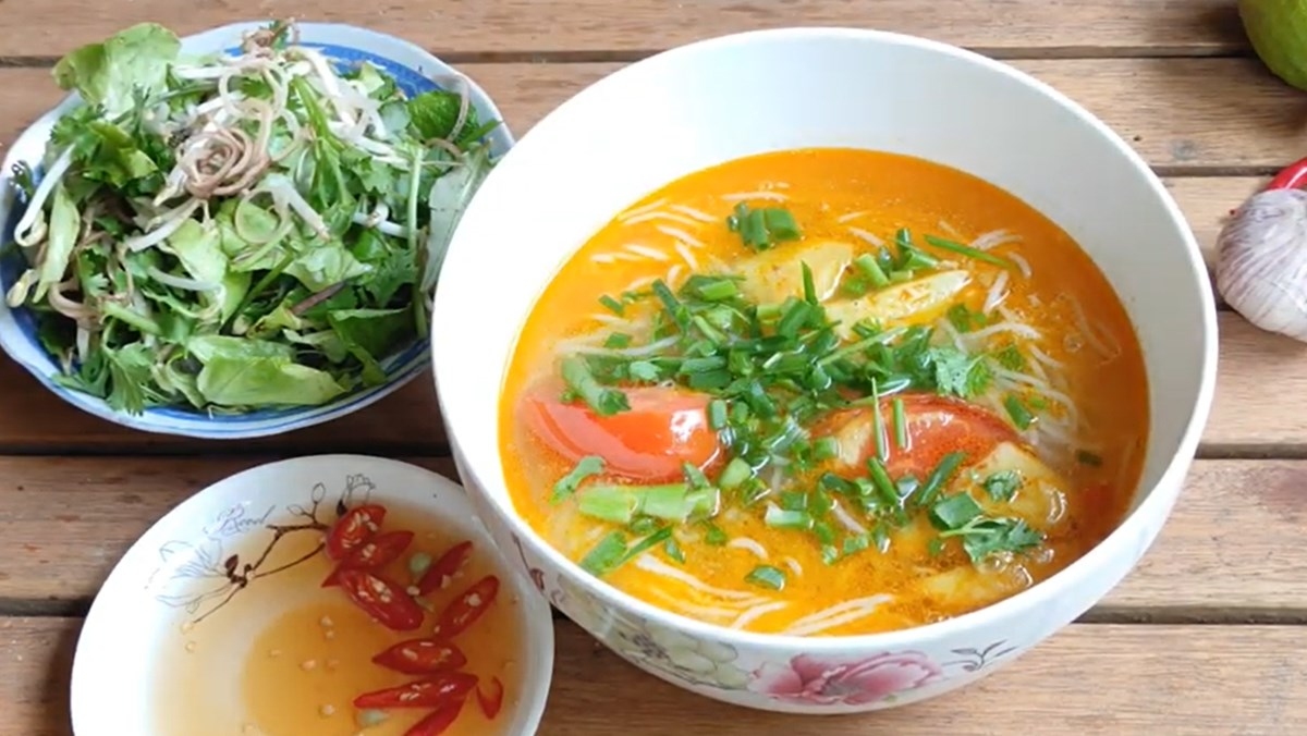 cách nấu bún cá ngừ​ và cách trình bày