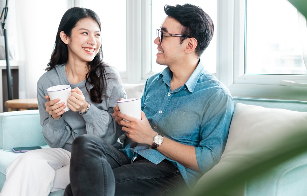 vợ chồng gắn bó