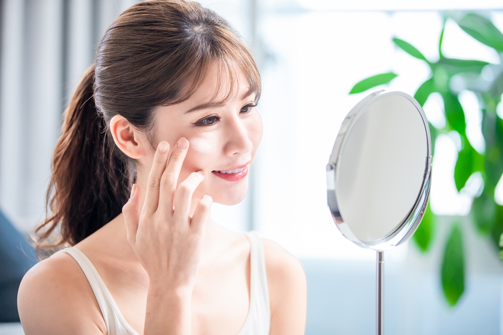 các chị em da dầu mụn nên dùng gì​
