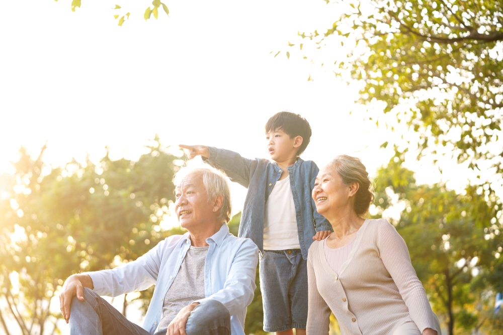 tình cảm của cháu đối với ông bà​ và làm thế nào để vun đắp tình cảm ông bà và cháu